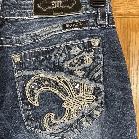 Miss Me Women’s Dark Blue Size 27x 28 Embroidered Jeans ANKLE SKINNY - Picture 4 of 6